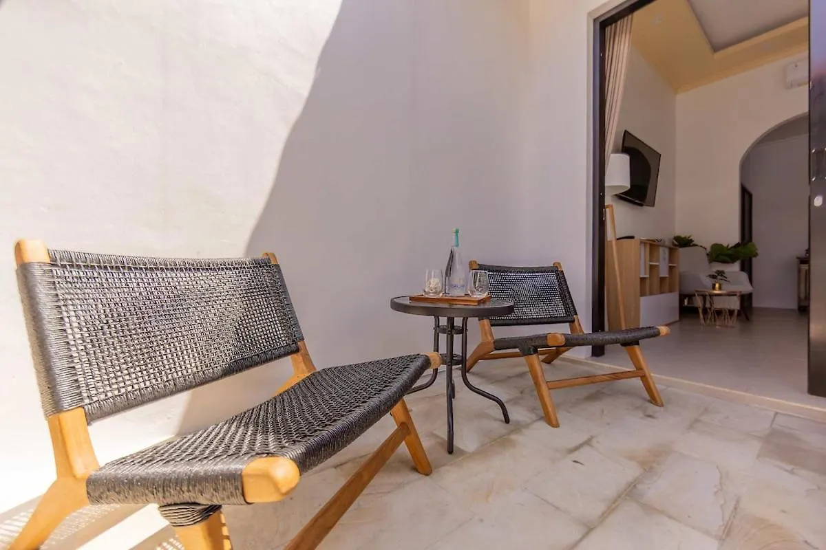 Villa Fenix Brand New 1Br Villa In Umalas, Bali 科洛布坎 印尼